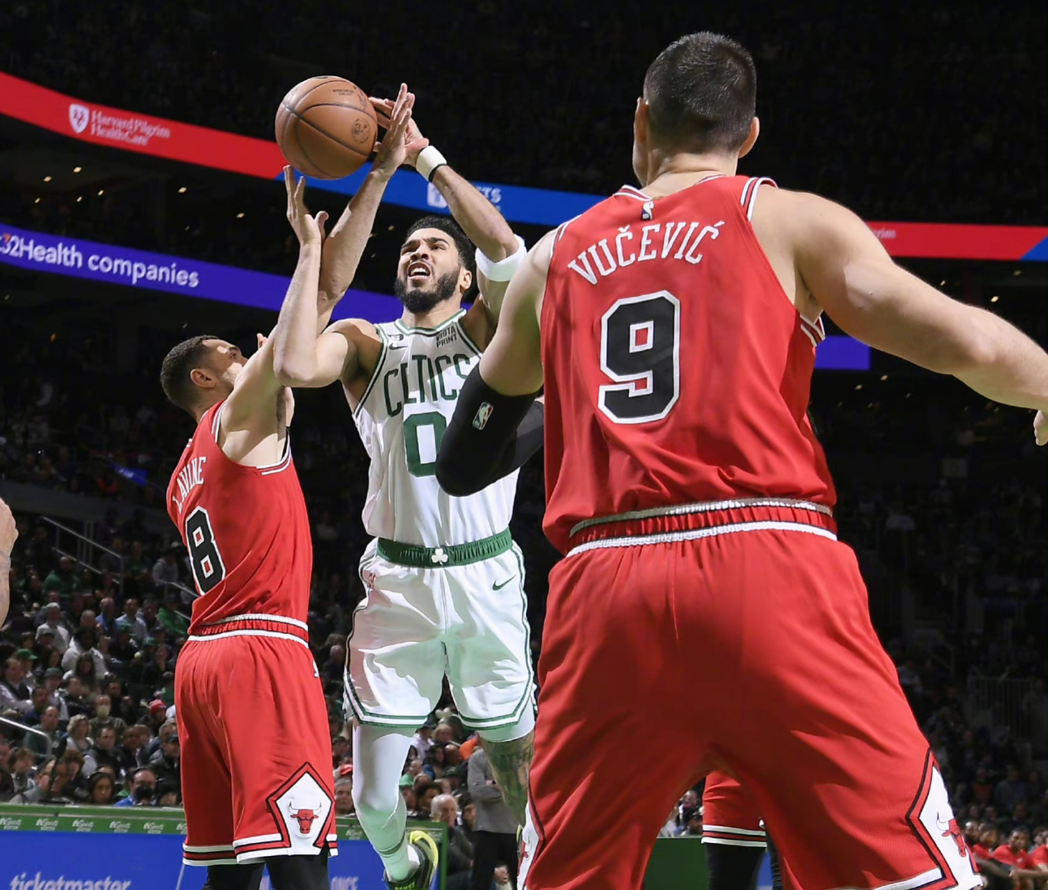 国王逆转凯尔特人，德罗赞刷新纪录