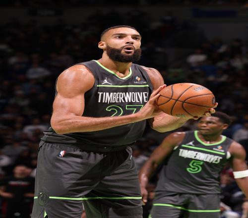 尼克斯力克天津队，戈贝尔刷新纪录