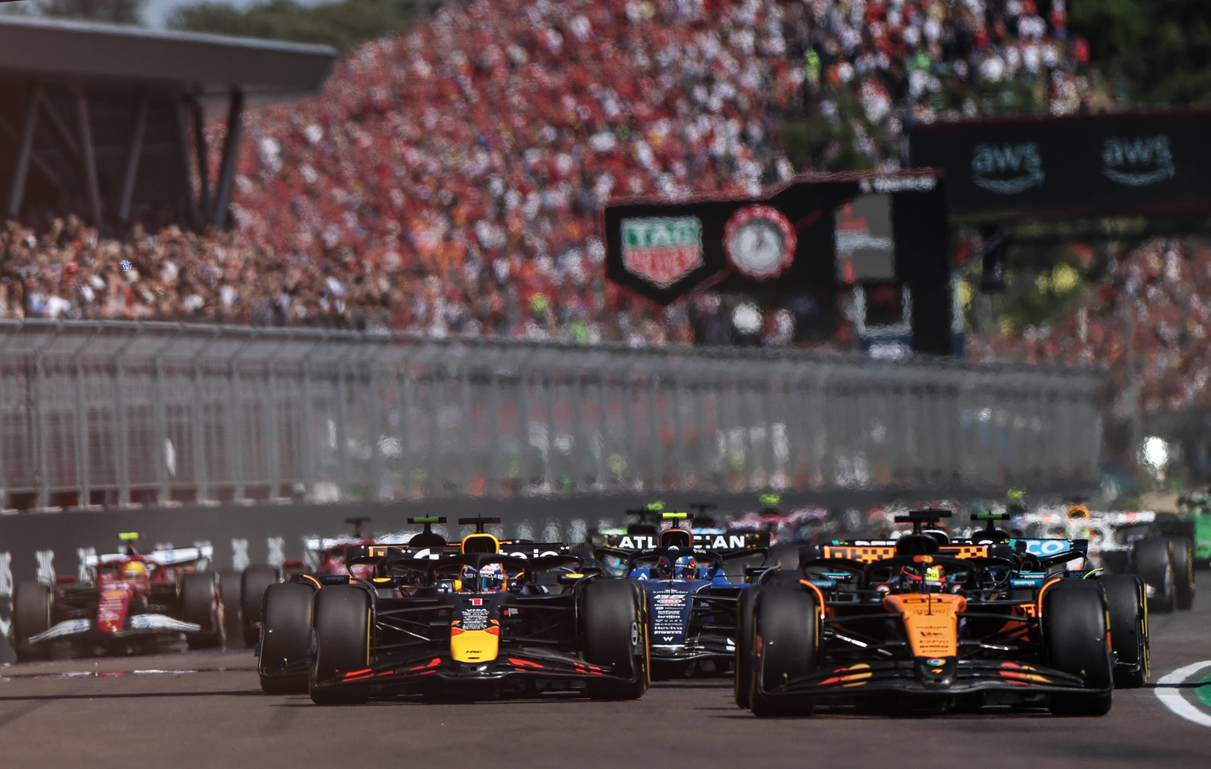 雷诺车队碾压红牛二队,诺里斯惊艳四座 雷诺车队碾压红牛二队,诺里斯惊艳四座