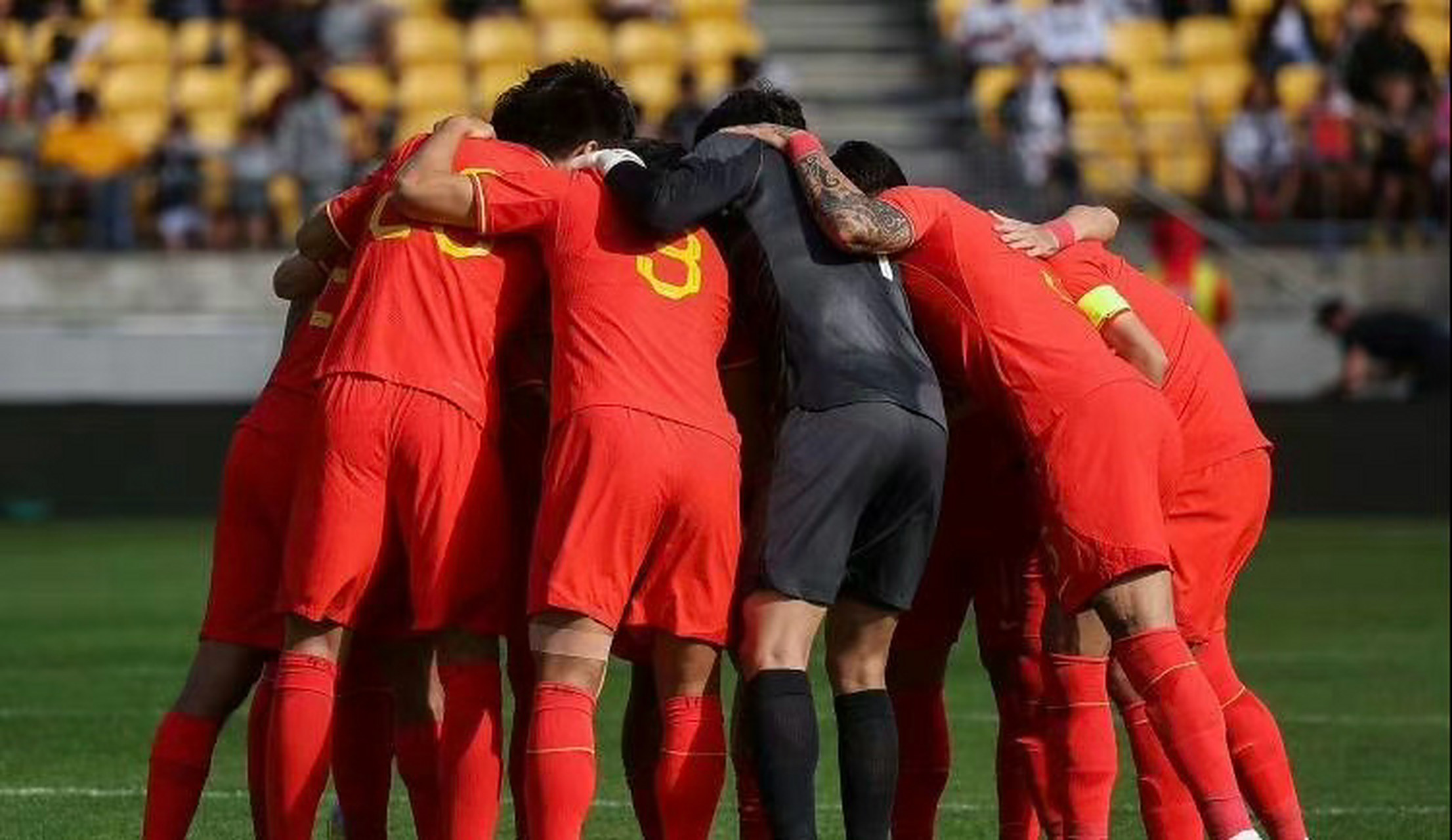 中国队碾压马来西亚队,桃田贤斗点燃赛场 中国队碾压马来西亚队,桃田贤斗点燃赛场