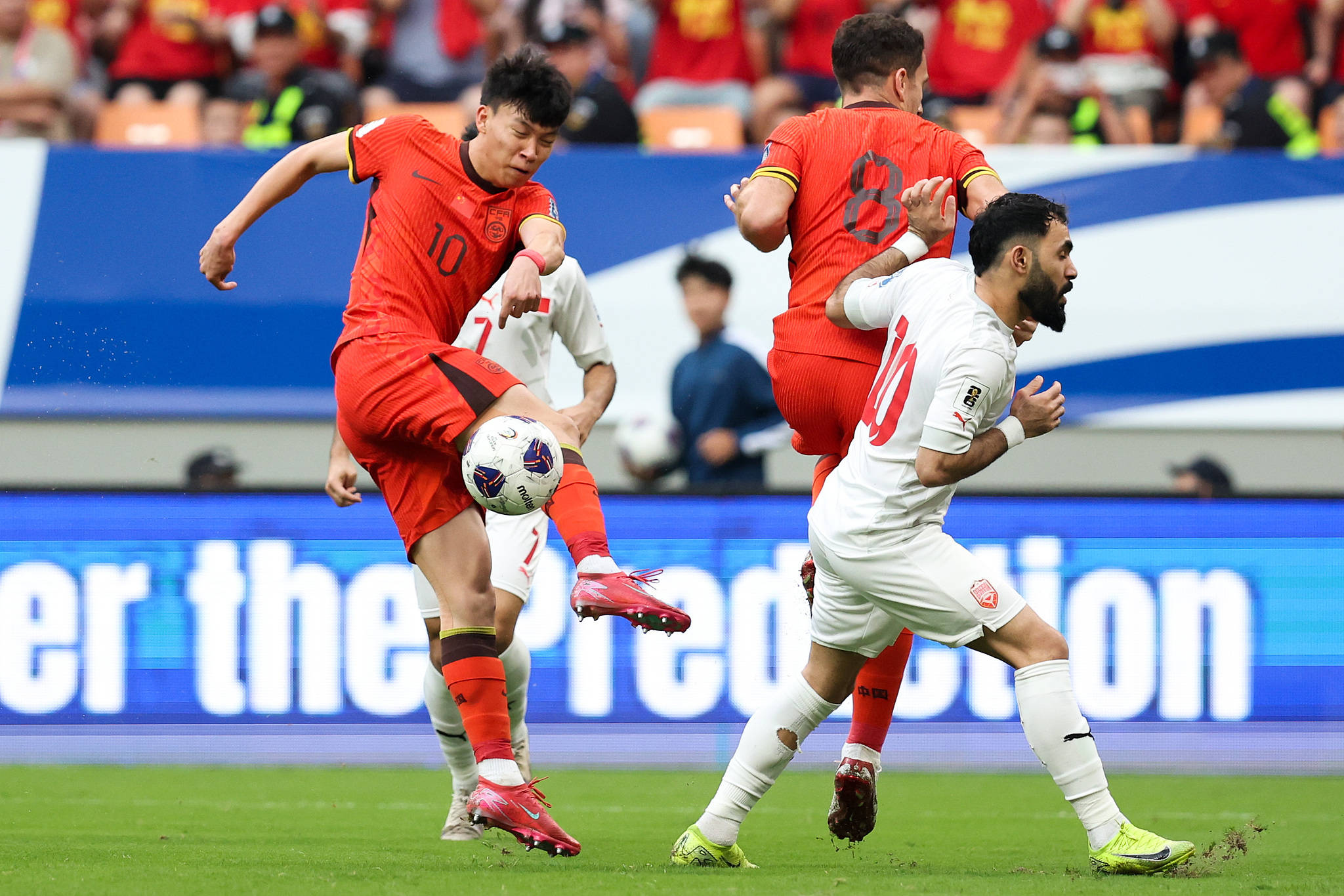 国足夺冠赛事完美收官,历史性的胜利让人震撼 国足夺冠赛事完美收官,历史性的胜利让人震撼