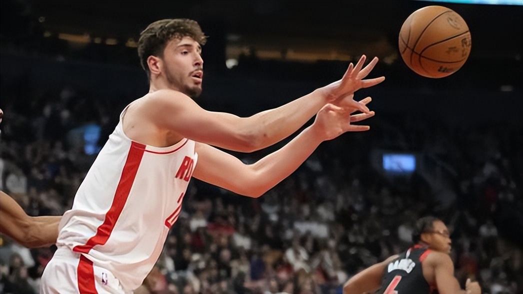 猛龙主帅调整战术,球队展现出不俗实力 猛龙主帅调整战术,球队展现出不俗实力