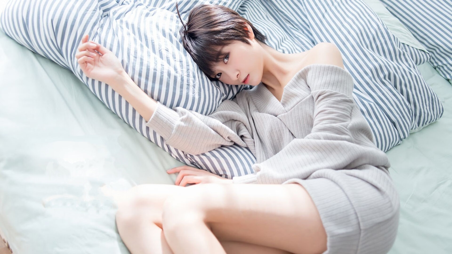 钢铁的艺术，当阿斯顿马丁以诗性力克雷诺数学家的偏执，勒克莱尔在极限边缘刷新存在的定义