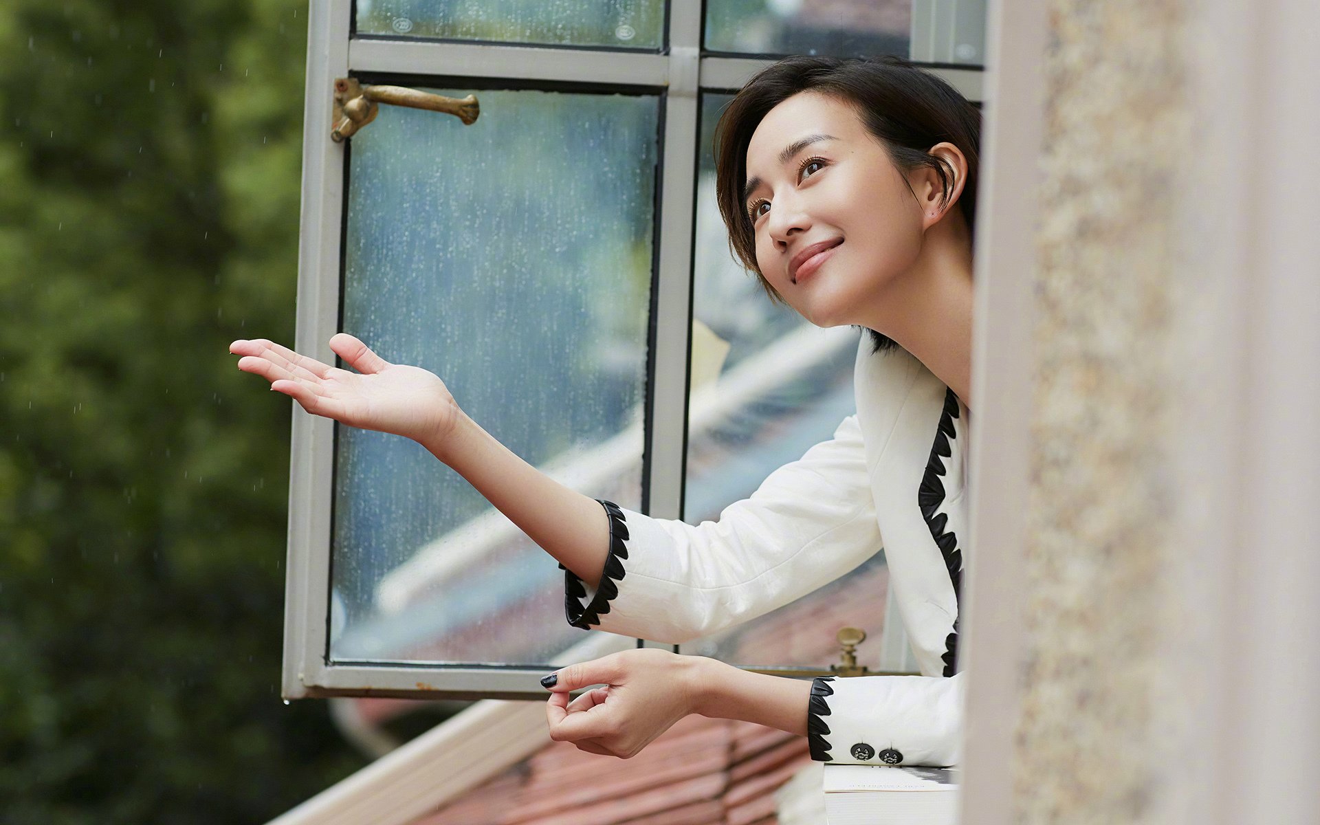 爵士的铁壁锁不住德罗赞的火花，勇士的胜利掩不住那一抹孤独的光