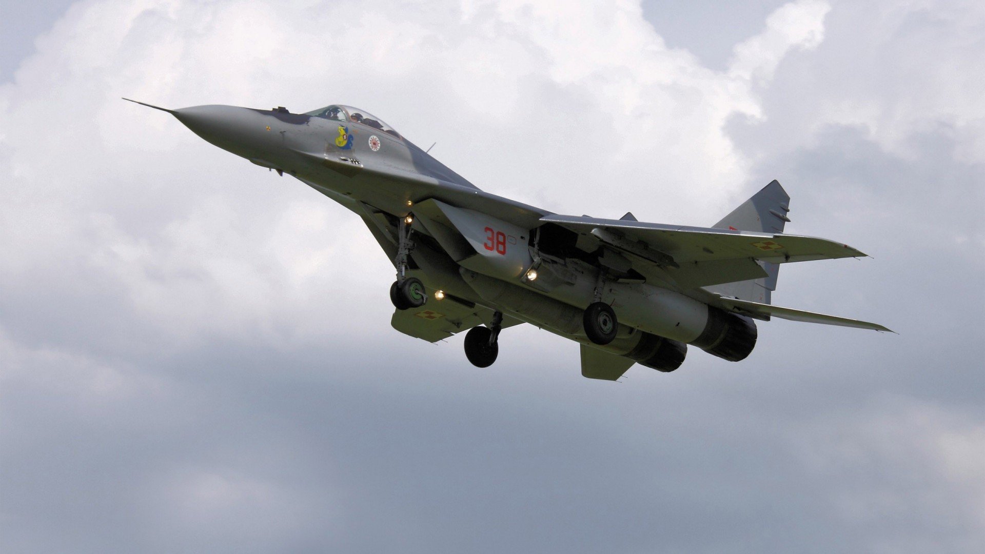 雅加达烽火夜,一场超越胜负的史诗鏖战,郑思维点燃羽球之魂