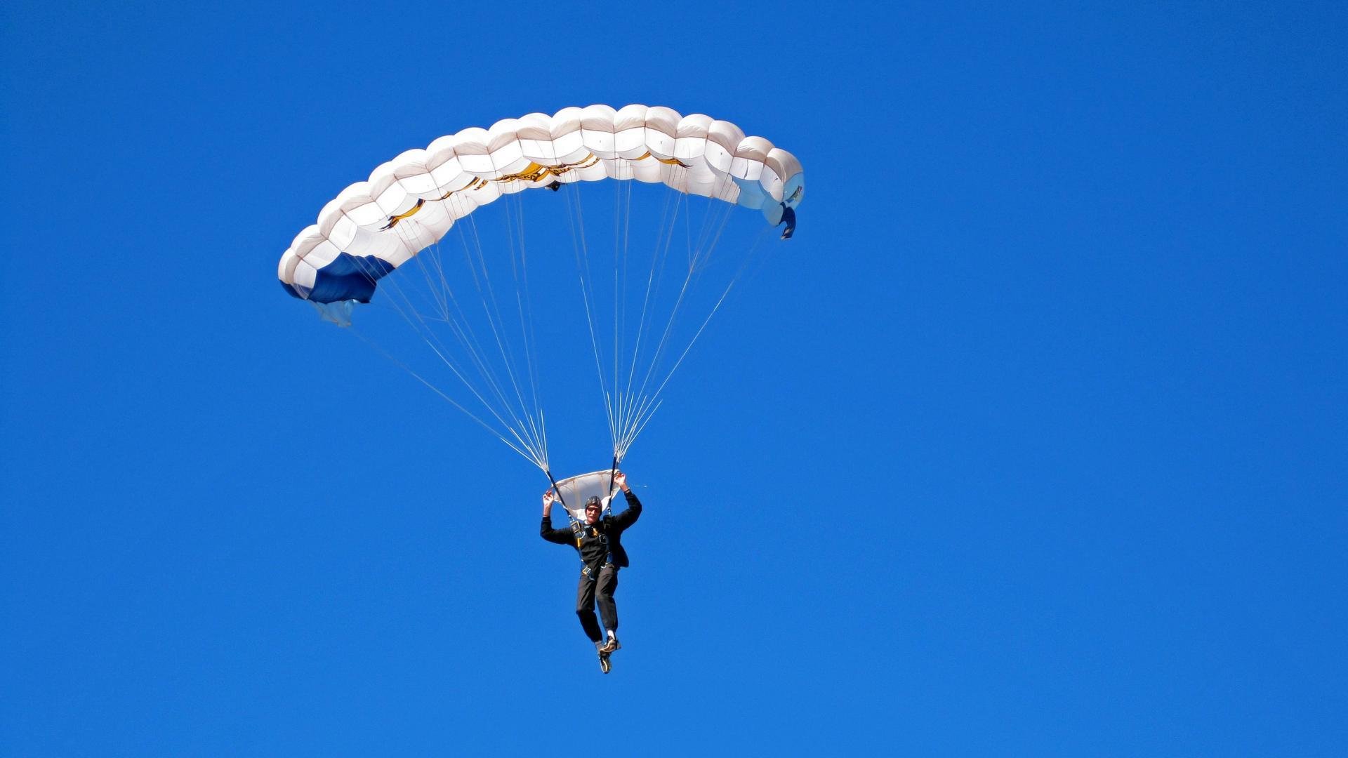 爱游戏-当风暴来临，德国队的战术机器与李梓嘉的孤独旗帜