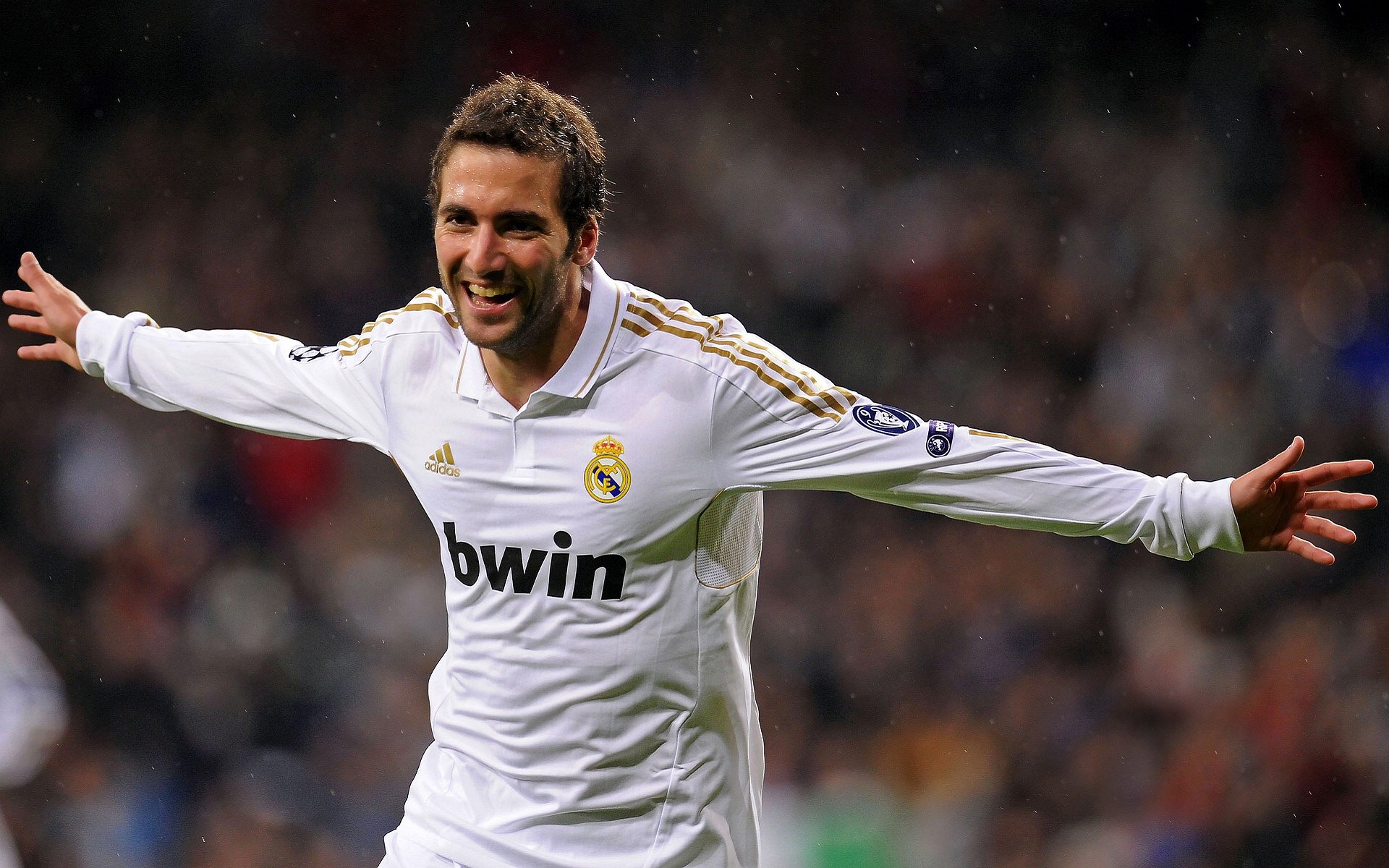 梦幻赛场，当哈登转会英超，北京之夜见证篮球与足球的奇异共鸣