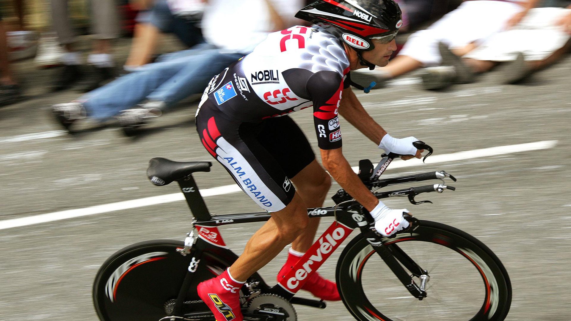 1.全球聚焦，当华南虎跨洋猎爵士—广东队史诗级攻防压制NBA劲旅