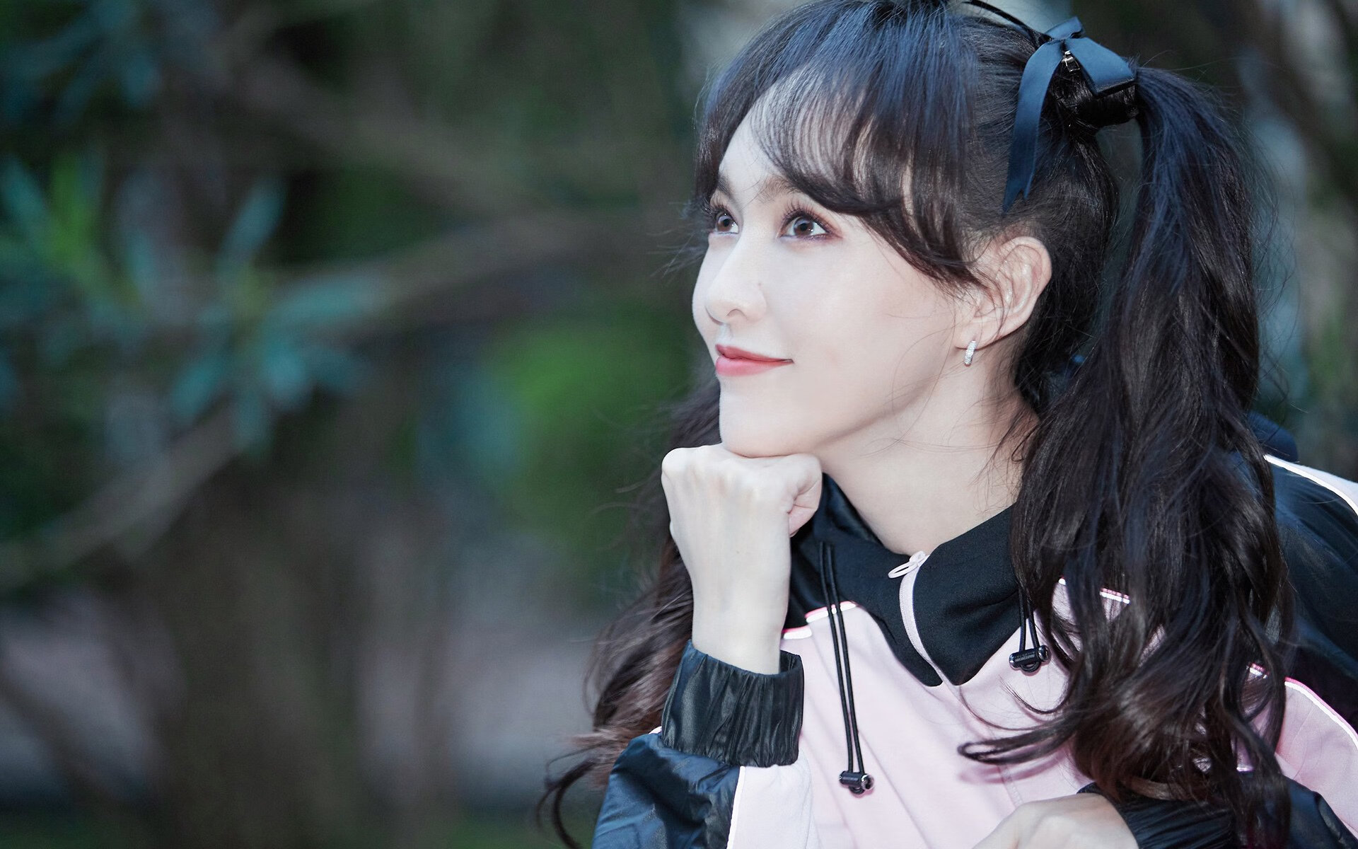 当雷霆劈开苍穹,一场改写命运的欧冠决胜局,如何让快船沉没于绿茵波涛